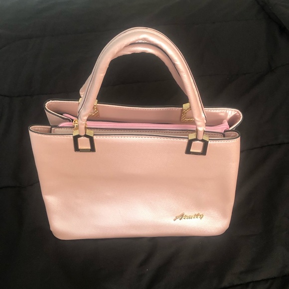 Aimily baby pink color Handbag with removable straps. - Picture 2 of 8